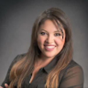 Meet your Posher, Yesenia